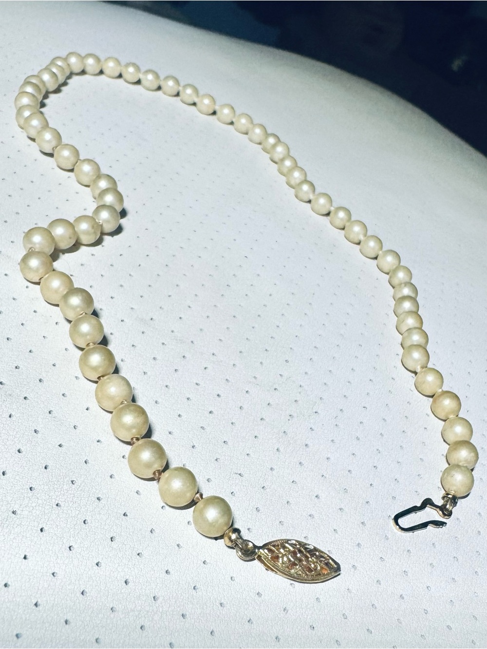 Vintage Cream Pearl Necklace with Gold Accent, 1970's